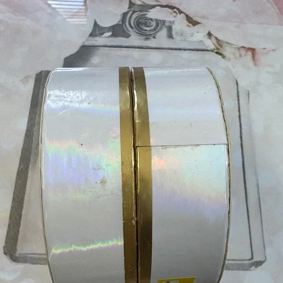 NWT crystal rose quartz variety bracelet in round gold accented gift box - Picture 3 of 5